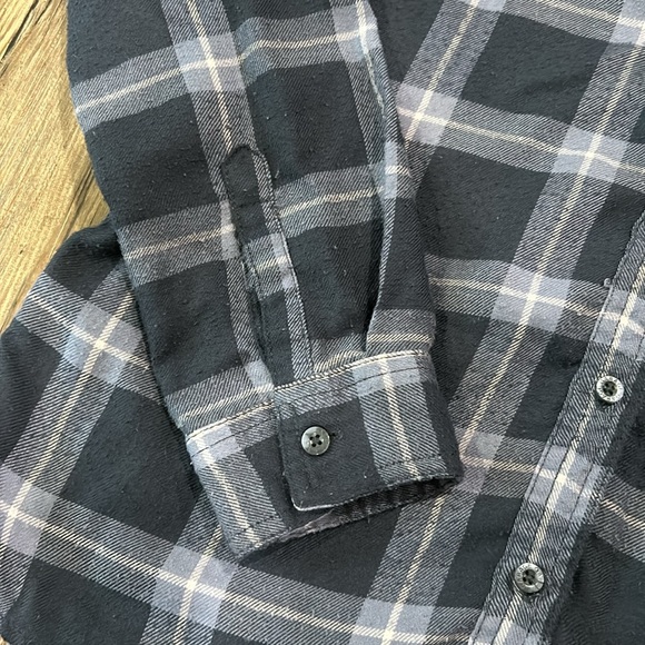 Flannel - Picture 3 of 5